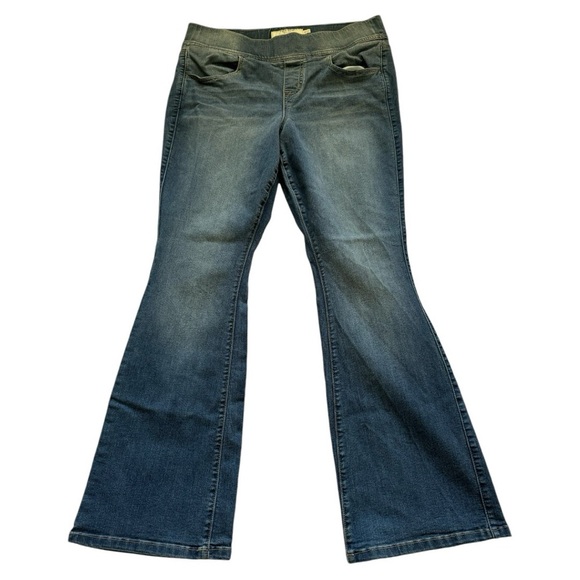 Classic Blue Women's Jeans - Picture 3 of 11